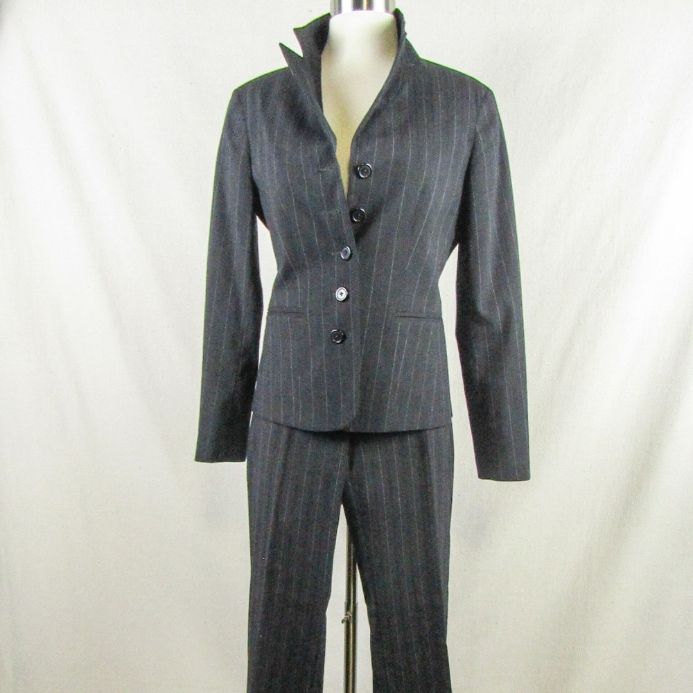 VAN HUSEN LADIES PINSTRIPE GRAY STRIPE PANTSUIT